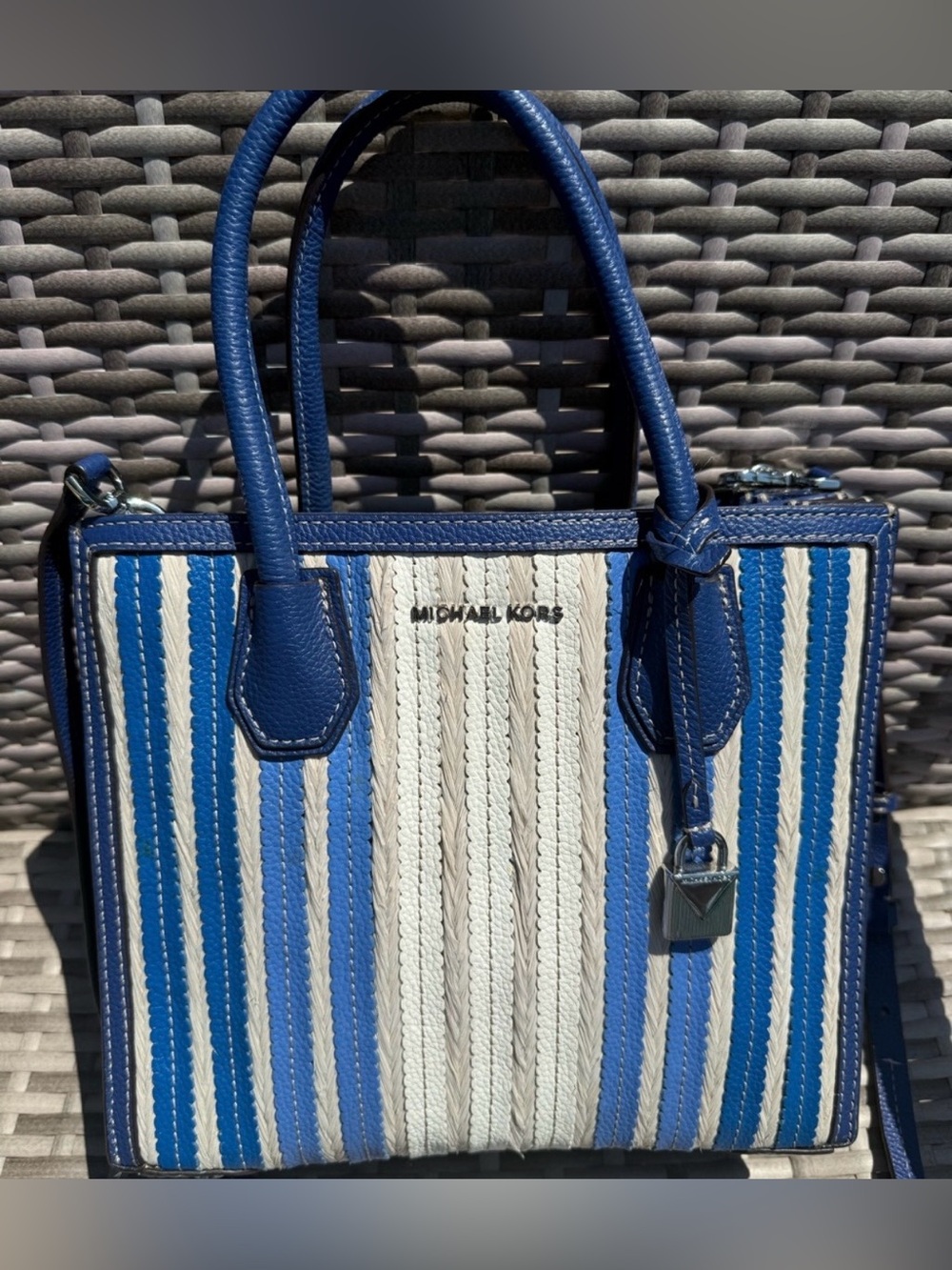 Michael Kors Mercer Medium Accordion Tote blue white striped straw-like material - Picture 2 of 8
